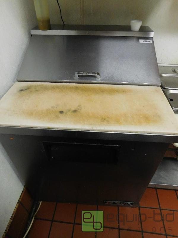 lot 1306 image: True 27 Inch Sandwich Prep Table