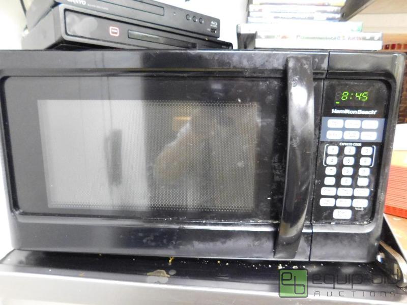 lot 1312 image: Hamilton Beach Microwave