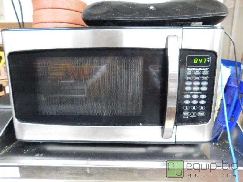 lot 1313 image: Hamilton Beach Microwave