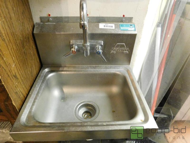 lot 1323 image: Advance Wall Mount Hand Sink