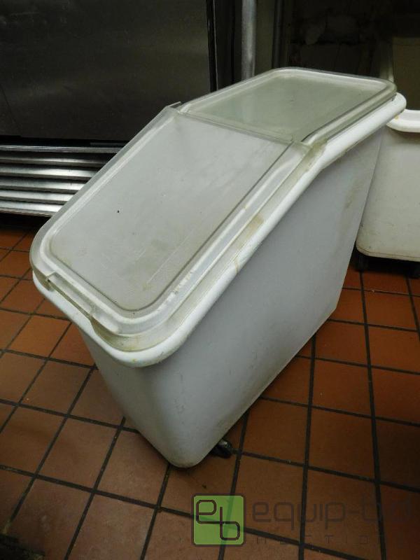 lot 1325 image: Rolling Dry Ingredient Bin