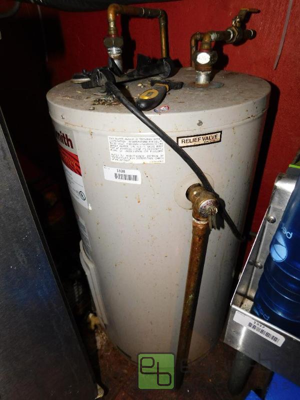 lot 1338 image: AO Smith Hot Water Heater