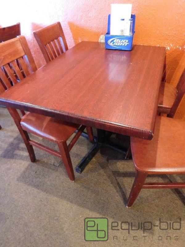 lot 1346 image: Table