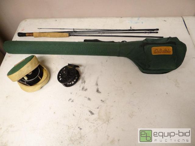 lot 2008 image: Cabelas Prestige Wind River Fishing Rod &amp Reel Set w Storage Case