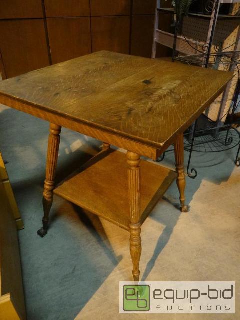 lot 2036 image: Vintage Wood Side Table Has Ball Finished Legs