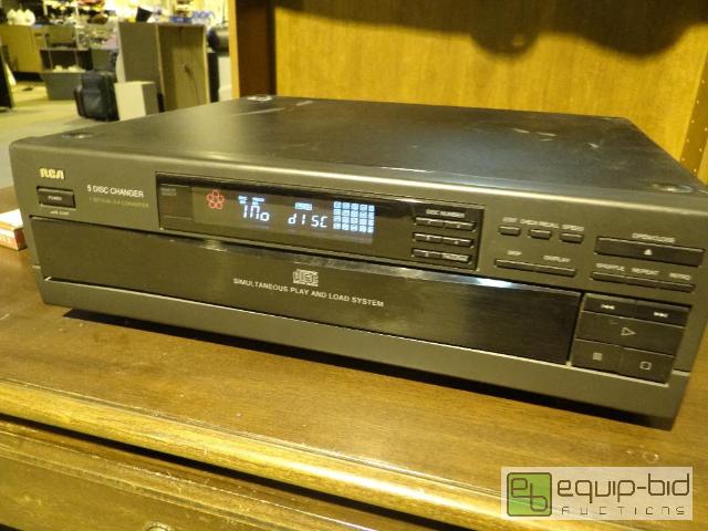 lot 2037 image: RCA 5 Disc CD Changer 1 Bit Dual DA Converter Powers on