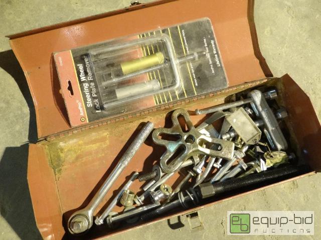 lot 2066 image: Metal Tool Box w Misc Pulllers