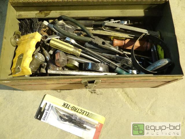 lot 2067 image: Balkamp Metal Tool Box w Misc Tools Included