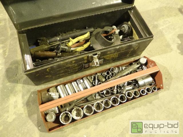 lot 2072 image: Metal Tier Tool Box w Misc Tools Included