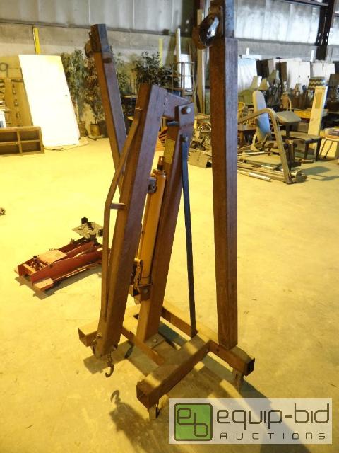 lot 2078 image: Heavy Duty Folding Engine Hoist Missing Handle