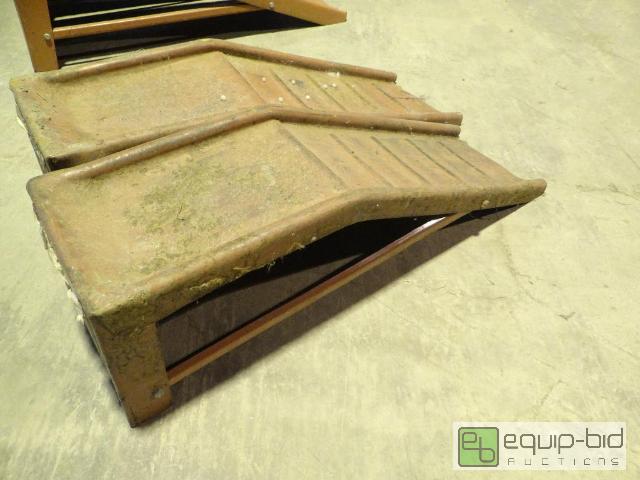 lot 2087 image: Solid Metal Drive up Ramps