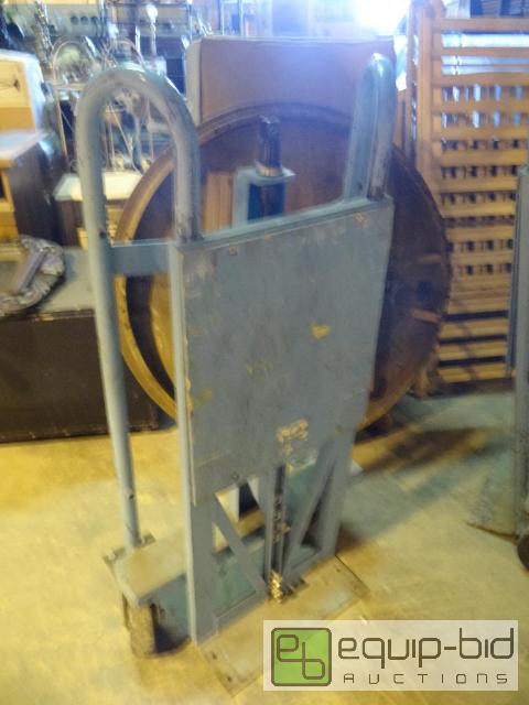 lot 2093 image: Heavy Duty Cabinet Dolly