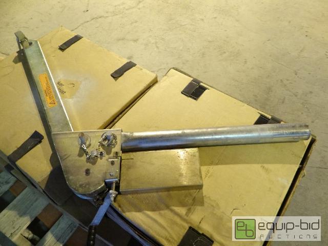 lot 2099 image: Hand Driven Chain Hoist