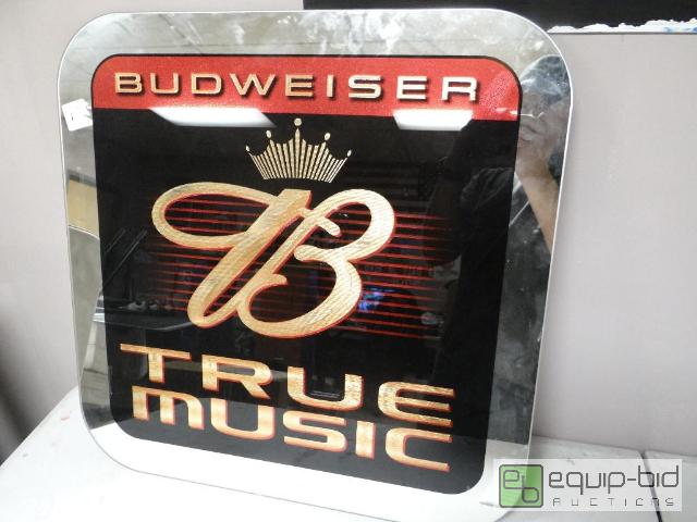 lot 2126 image: Classic Budweiser Collectors Mirror