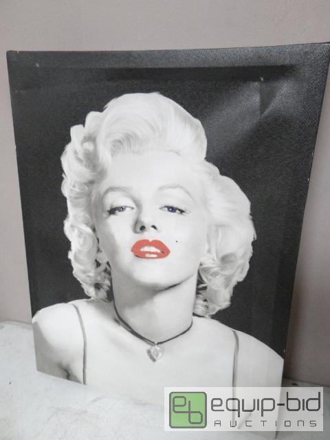 lot 2128 image: Canvas Style Marylin Monroe Collectors Print