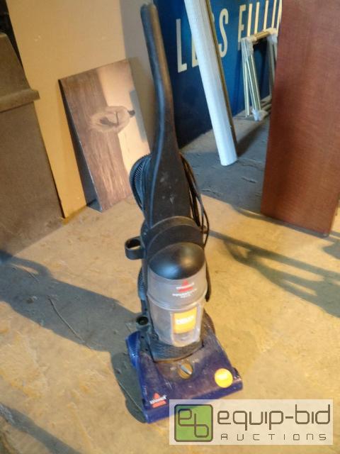 lot 2150 image: Bissel Powerforce Vacume Untested Missing Hose