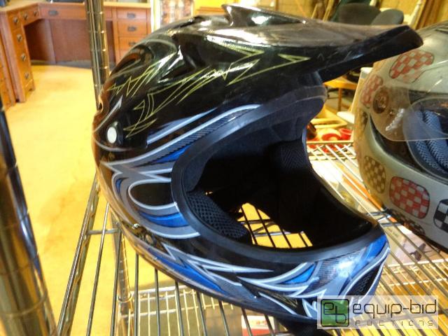 lot 2155 image: Bell Moto Cross Style Bike Helmet