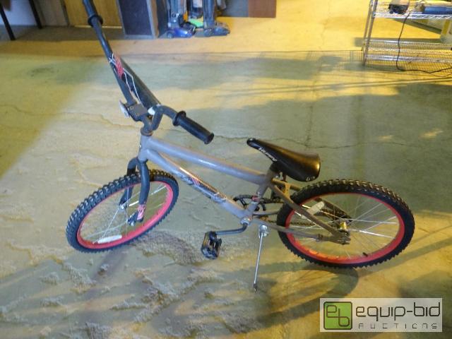 lot 2159 image: Huffy Rockit BMX Mid Size Bike