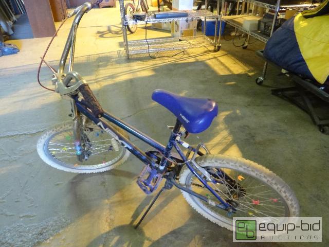 lot 2160 image: Next Mid Size BMX Bike
