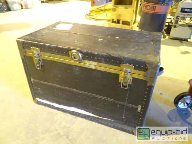 lot 2165 image: Vintage Storage Chest w vhs tapes