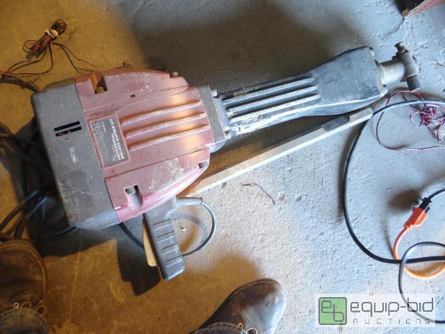 lot 2170 image: Chicago Electric Breaker Hammer Kit w Punch
